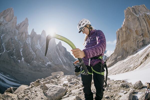 Croielile tehnice, fermoarele bidirecționale și alte caracteristici sunt potrivite pentru activități specifice